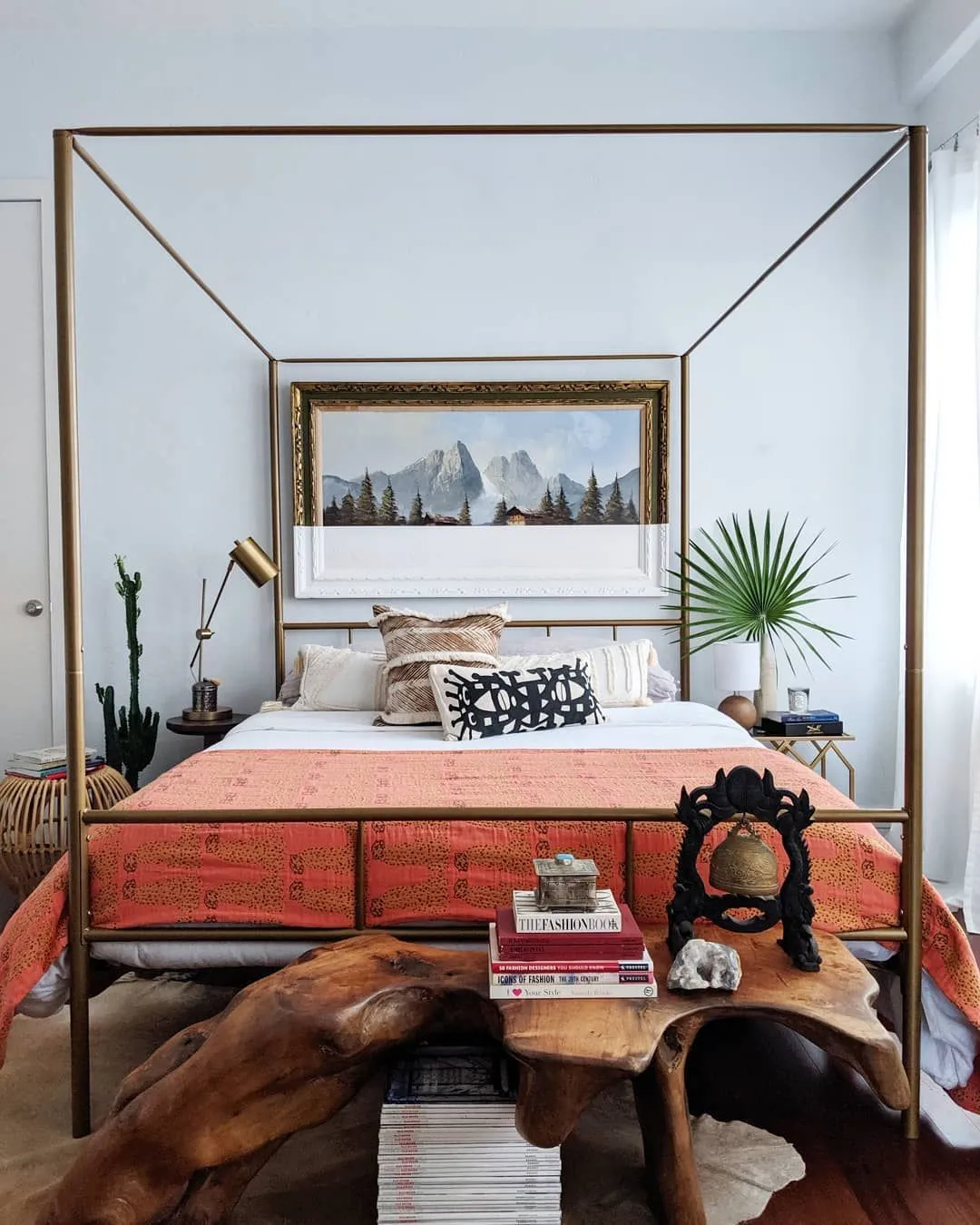 Canopy Bed Ideas: How to Decorate a Bedroom To Make It Cozy