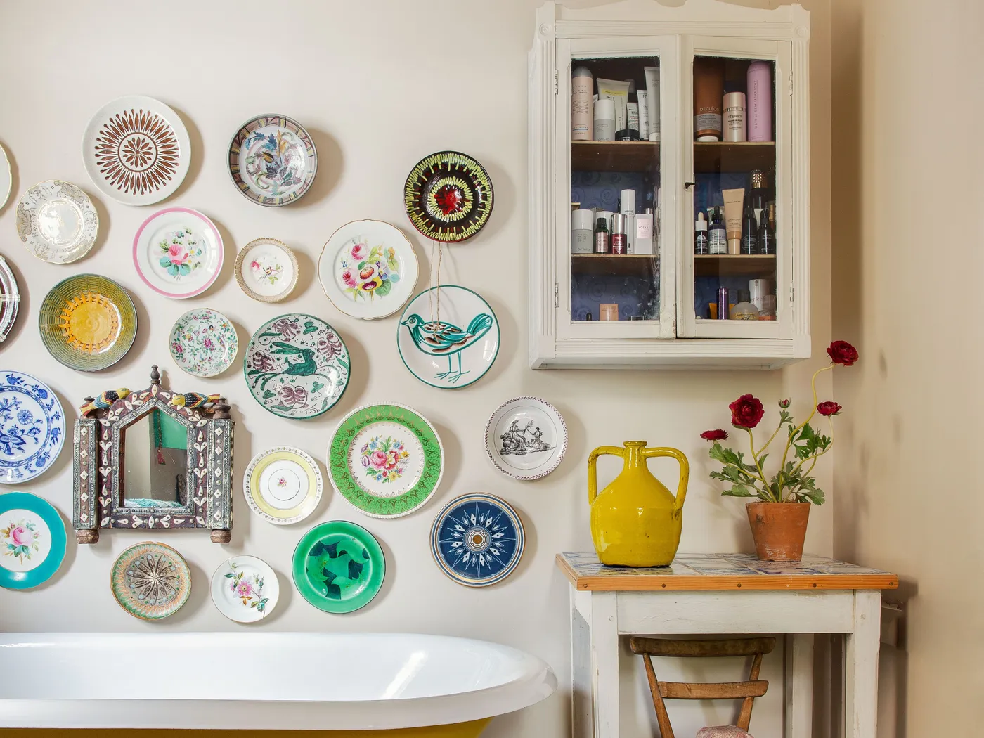 Ceramic Plates as Wall Decoration | House & Garden