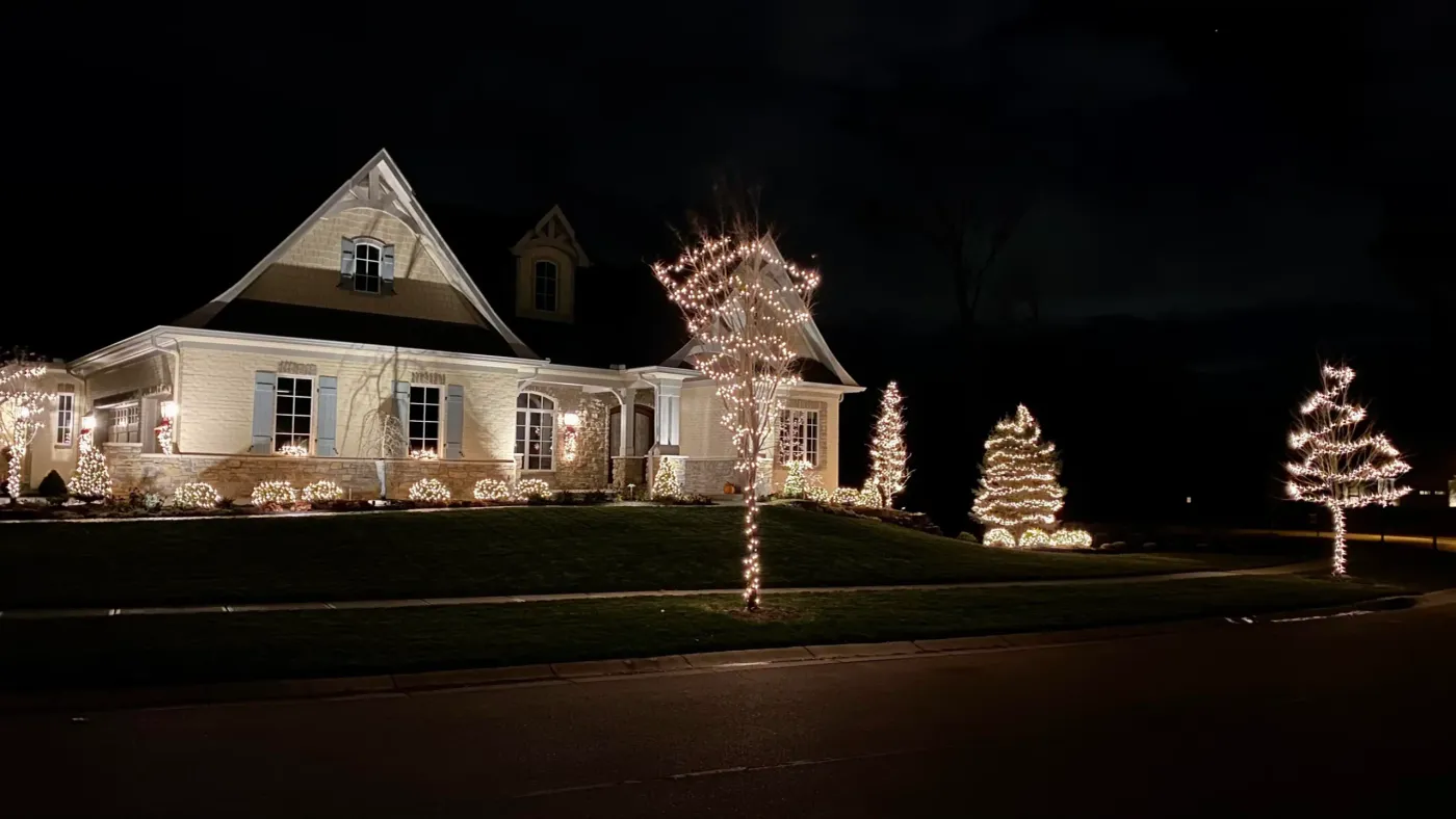 Christmas Light Installation Dickson City PA | 570-533-8913