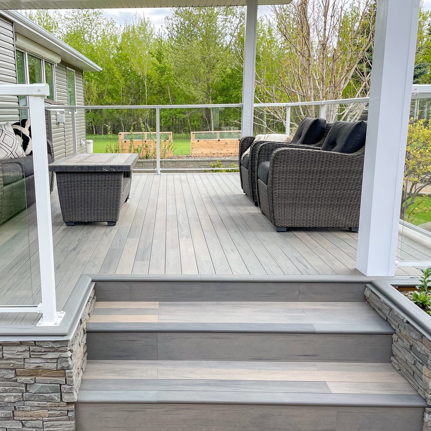 Creative & Stylish Deck Skirting Ideas