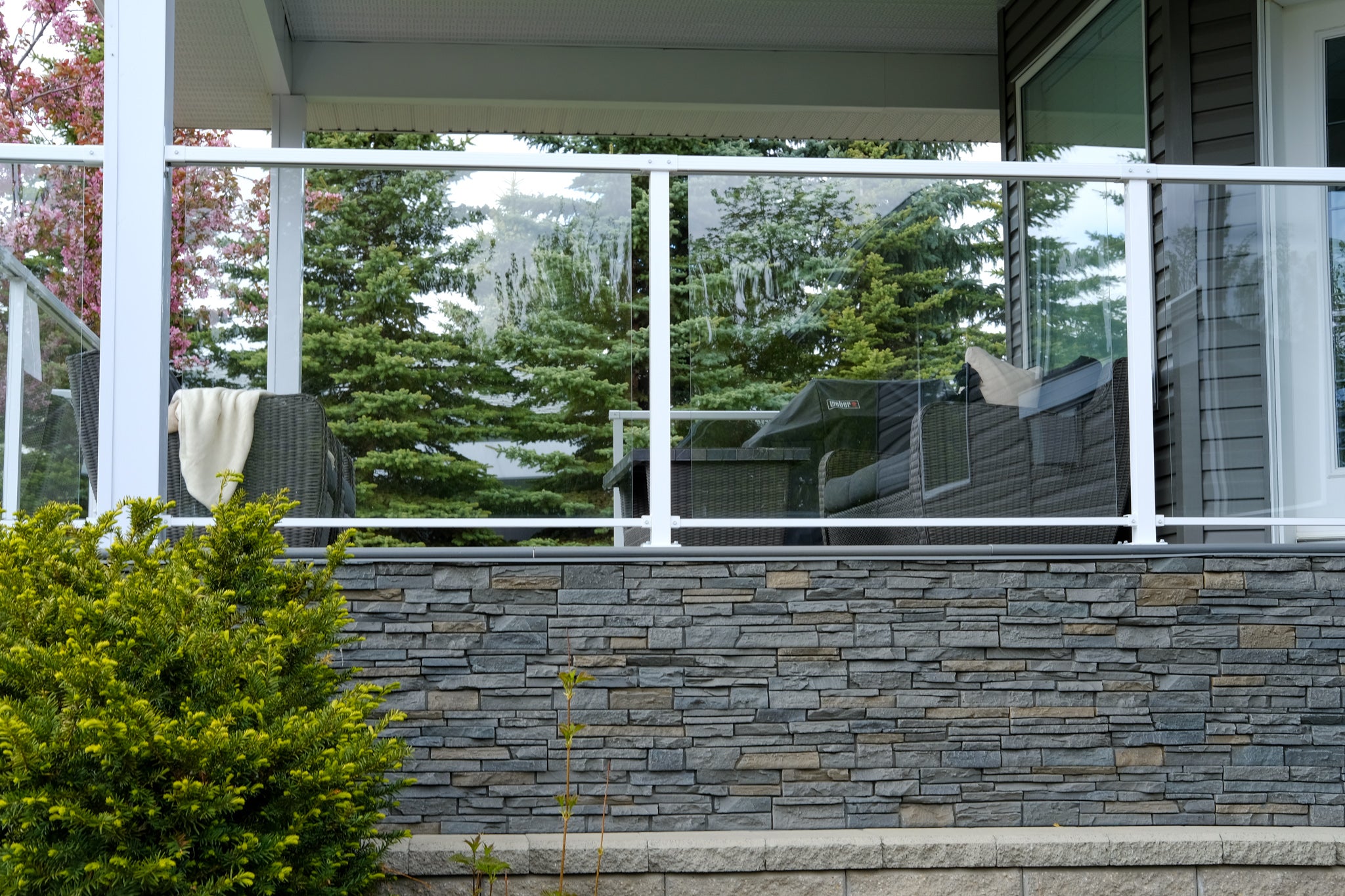Creative & Stylish Deck Skirting Ideas