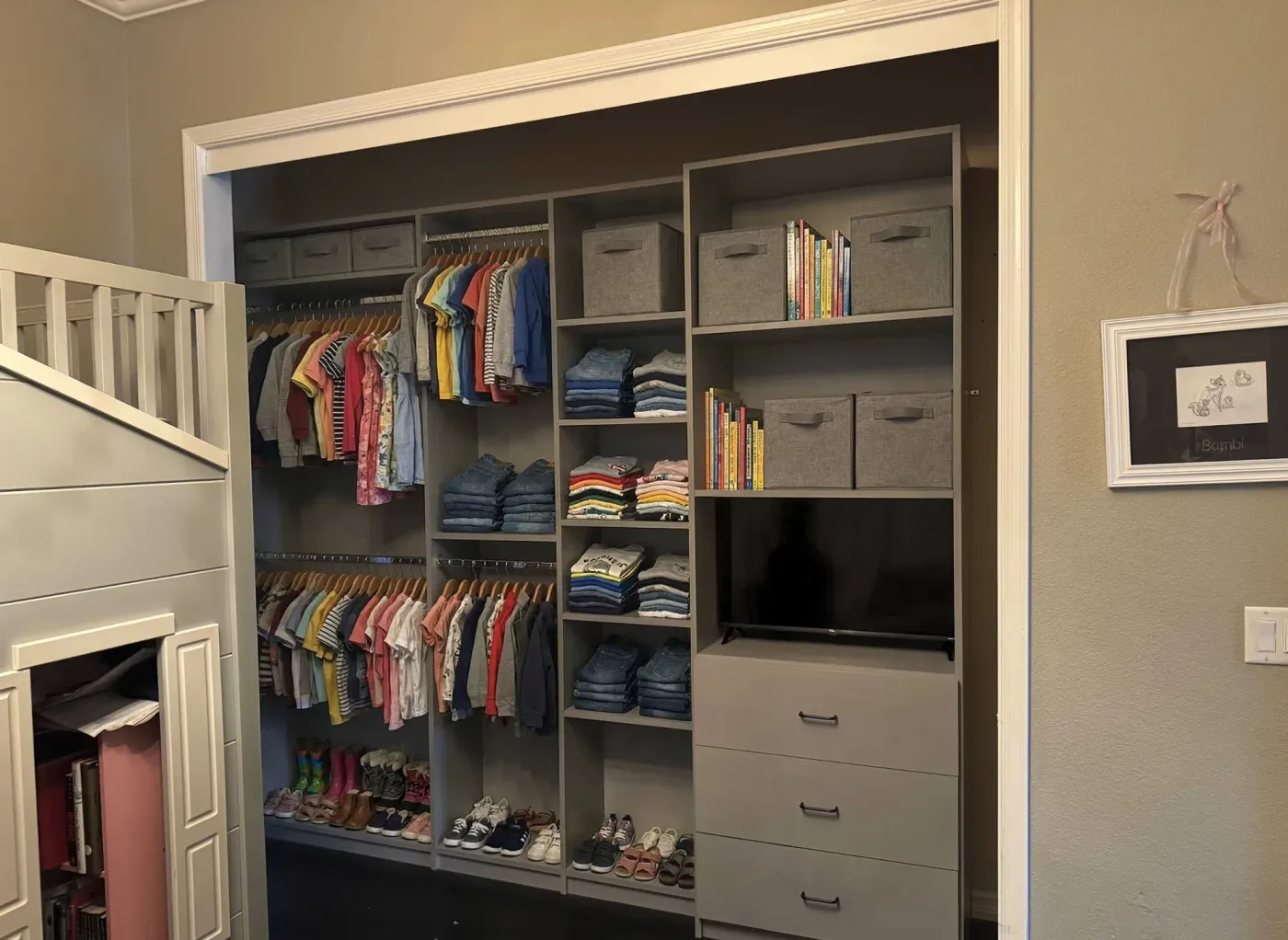 Custom Kids' Bedroom Storage & Built-Ins | Closet World