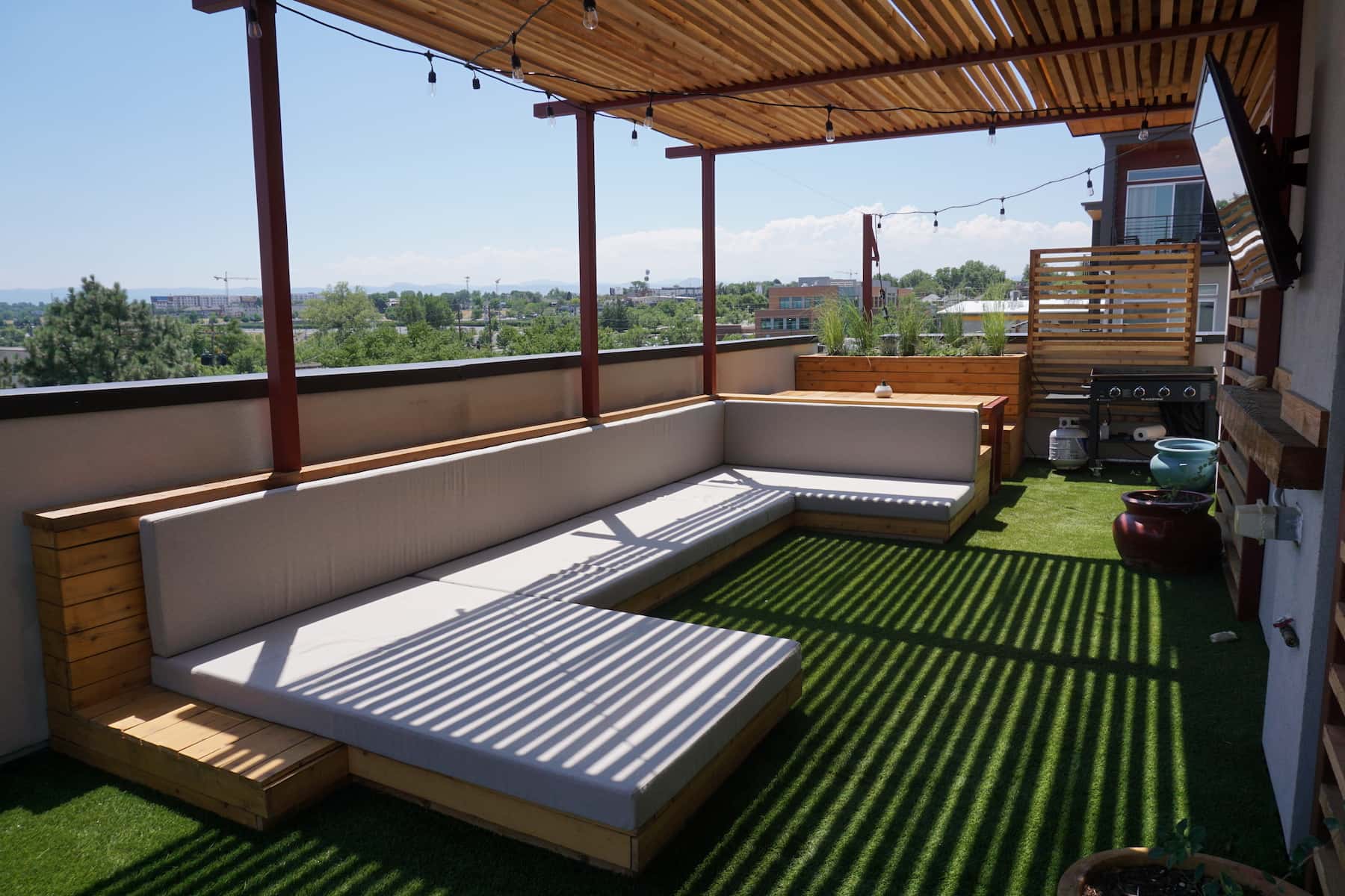 Day Bed & Hot Tub Rooftop Deck - Near Mile High Stadium, Denver - Landscape Design Build - Denver, CO