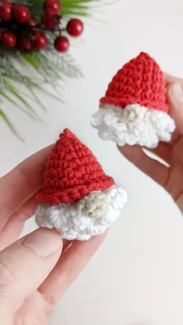 Easy Crochet Christmas Ornaments: Crochet pattern | Ribblr