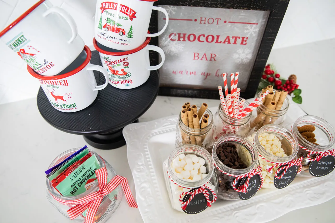 Eight Ways to Add Kitchen Christmas Decor - Decorator's Warehouse