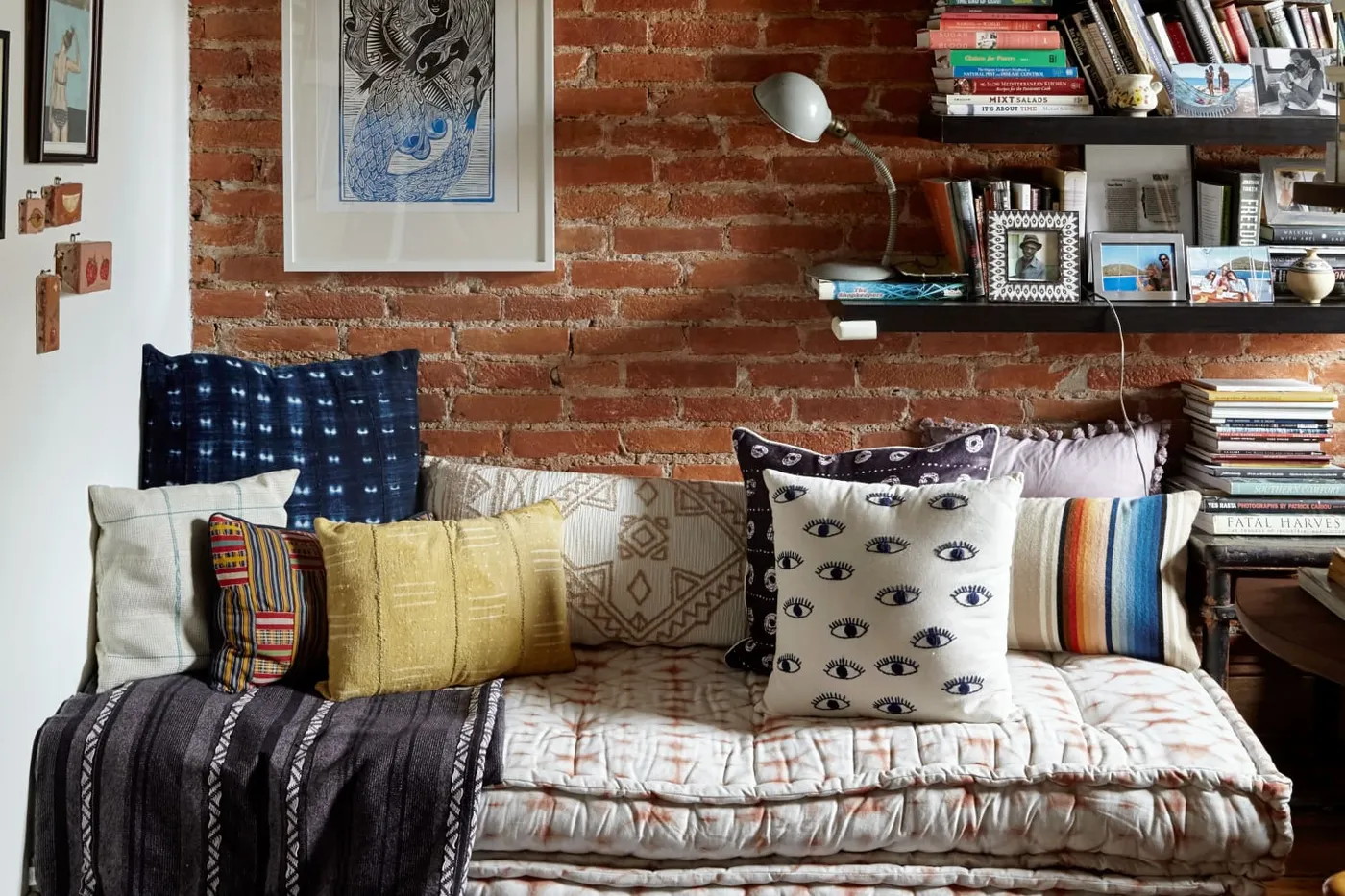 How Famous Authors Set Up Cozy Reading and Writing Spots in Their Homes | Apartment Therapy