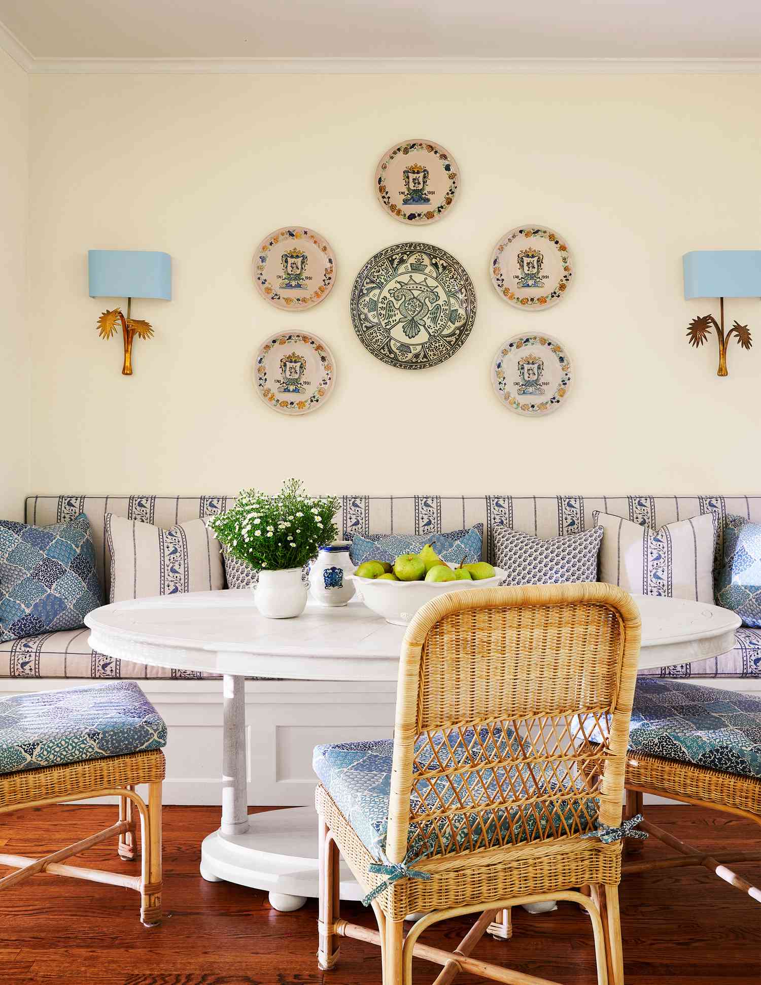 How To Hang A Plate Wall With Aluminum Foil
