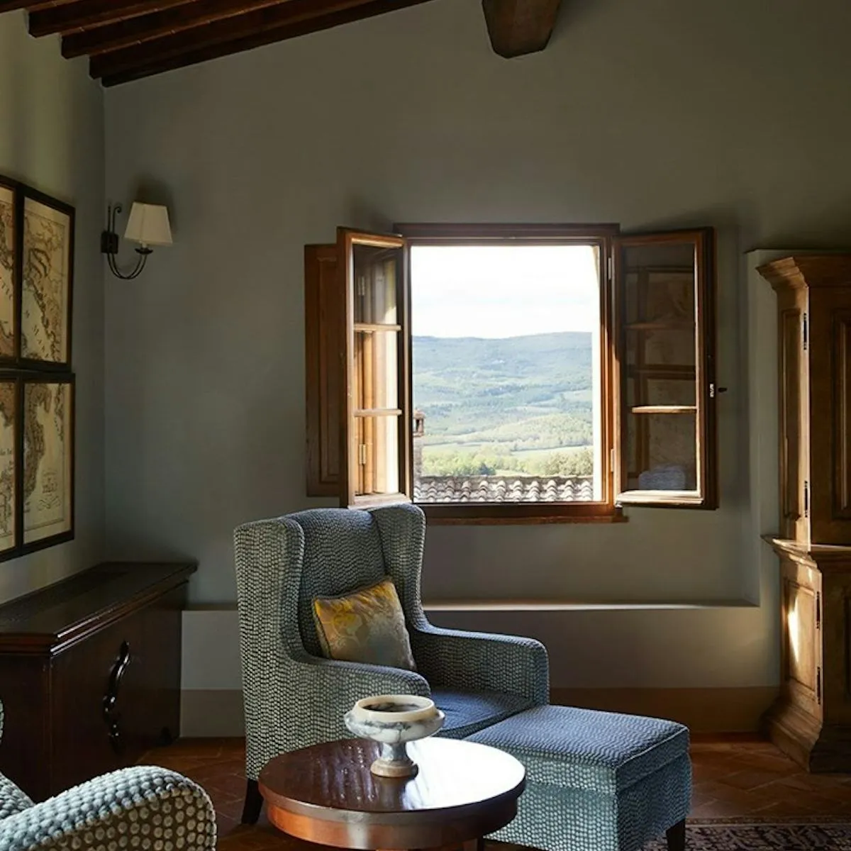 Italian Home Decor Ideas That'll Turn Your Space Into A Tuscan Villa