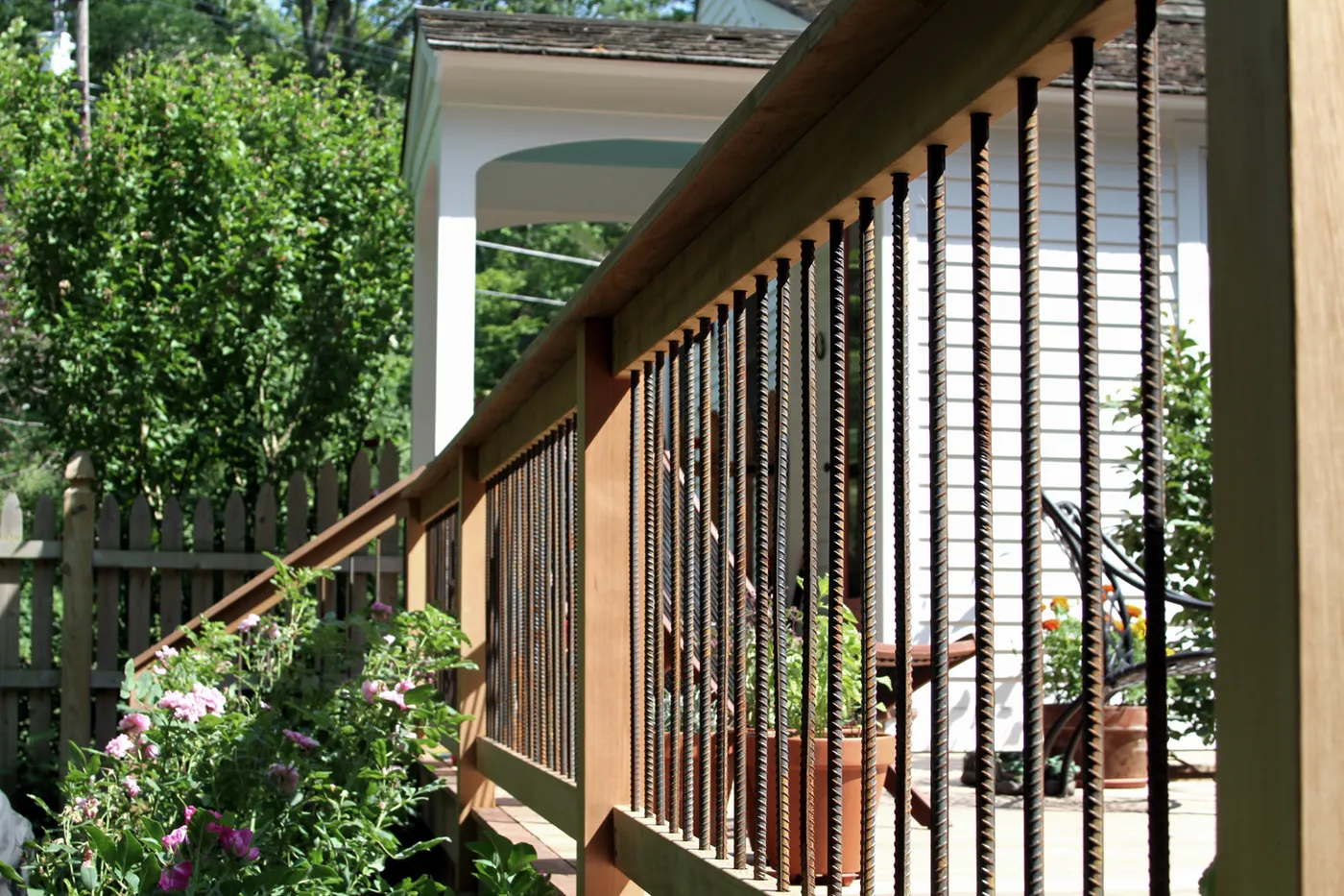 Modern Deck and Fence, Lyme — erikblock.com