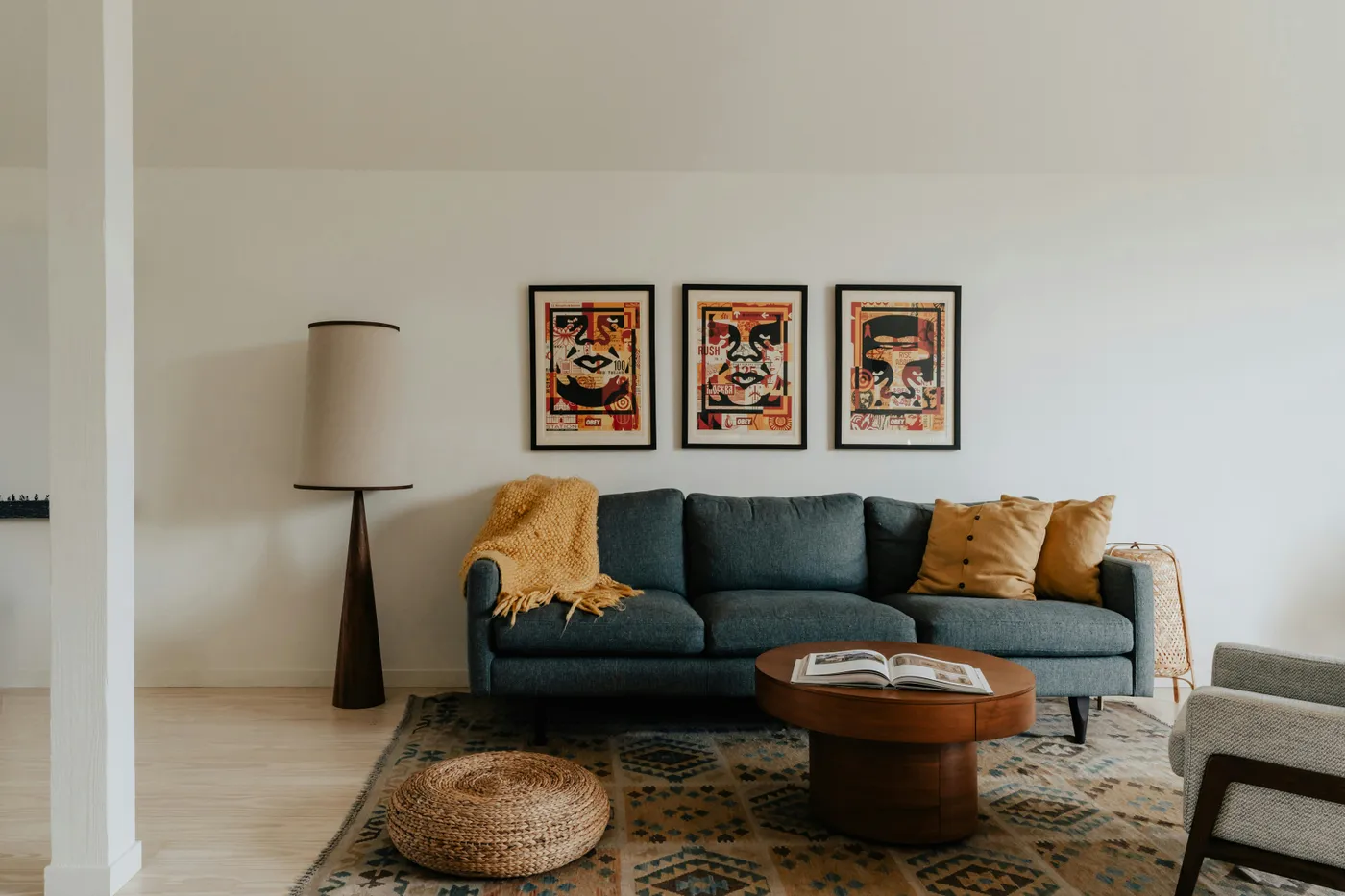 Modern Living Room (IG: @clay.banks)