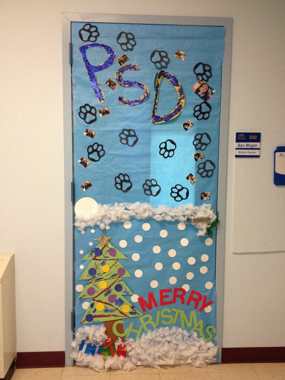 PSD Art Gallery: High School Holiday Door Decorations