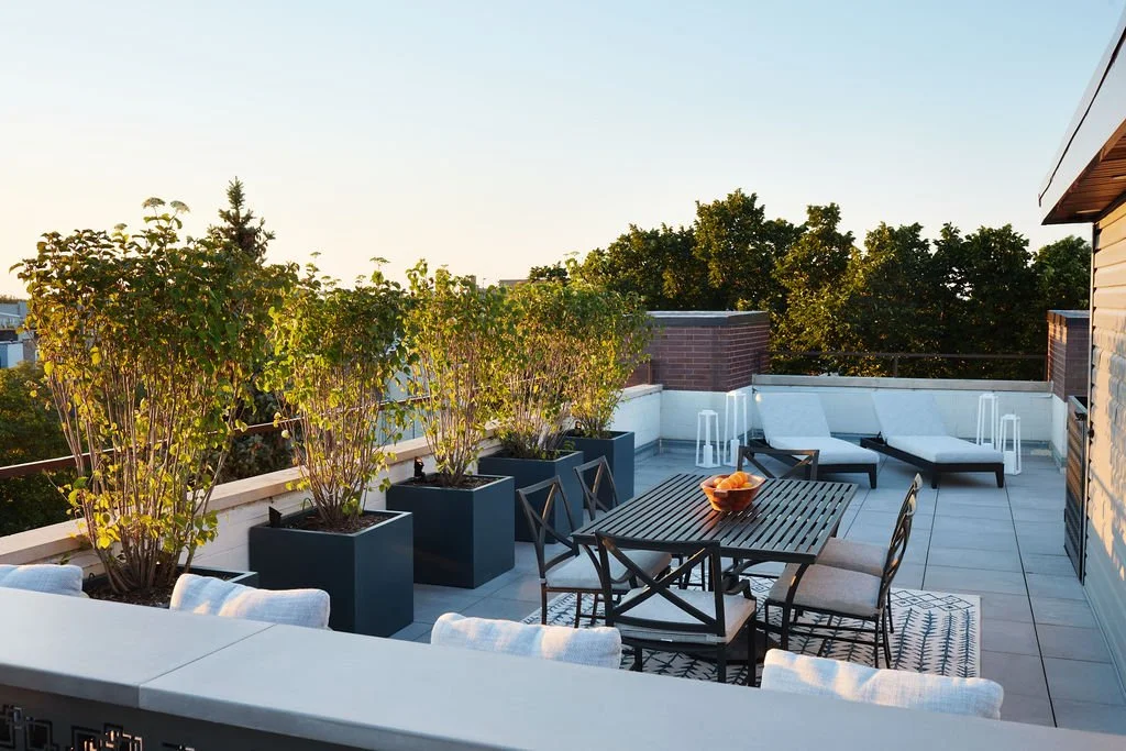 Rooftopia | Rooftop Decks, Gardens & Urban Landscapes -West Town Contemporary Rooftop Patio & Lounge | Rooftopia