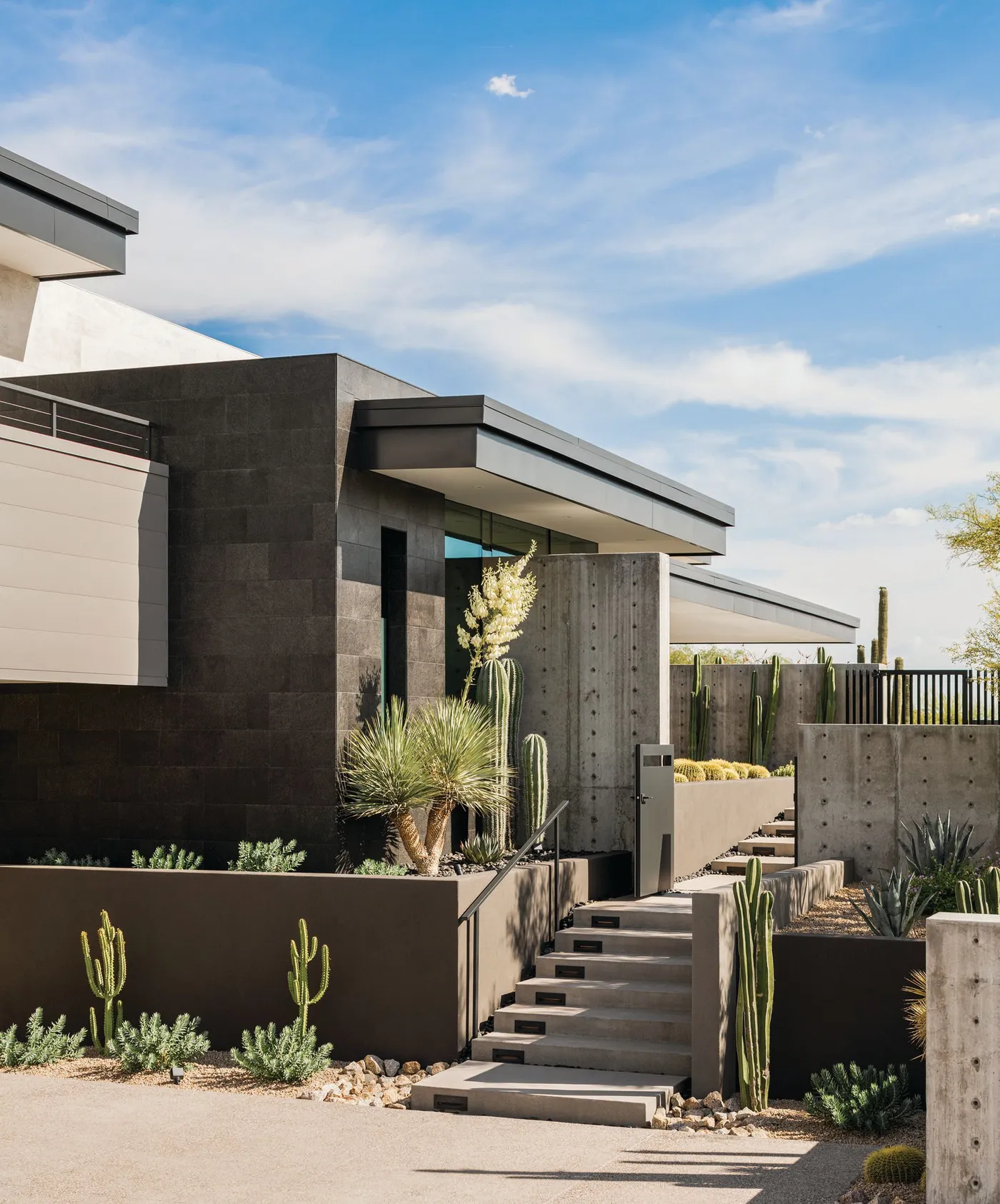 Scottsdale Home: Modern Design Meets Arizona Landscape