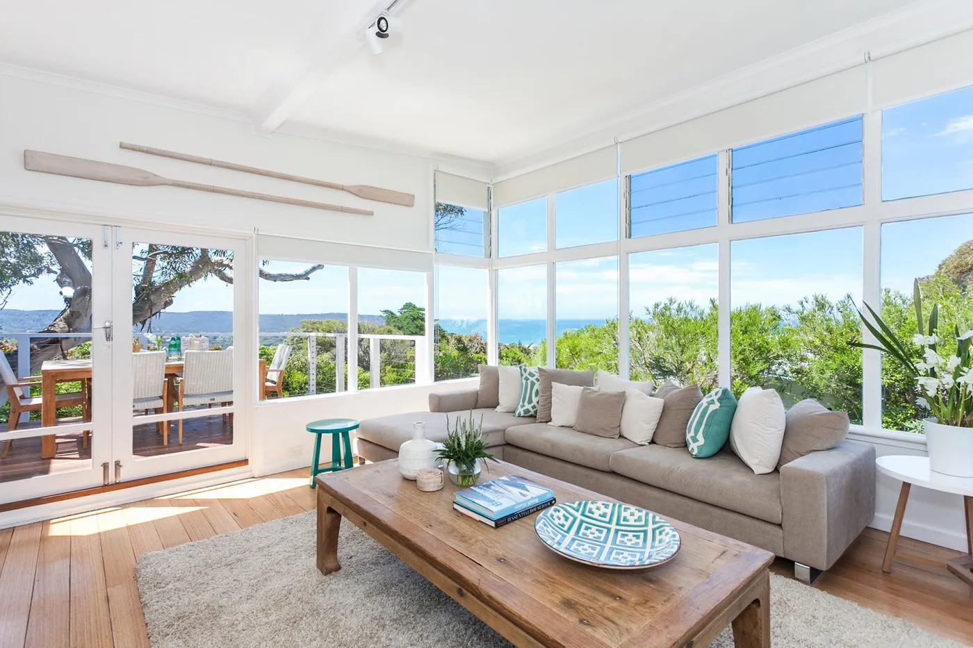 Serene Beach House Taken Over By Coastal Beauty