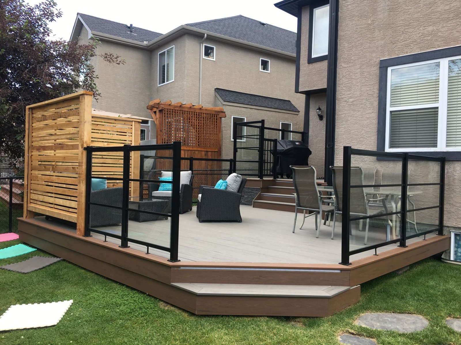 Types of Decks for Your Home in Calgary | Busy Beaver Construction