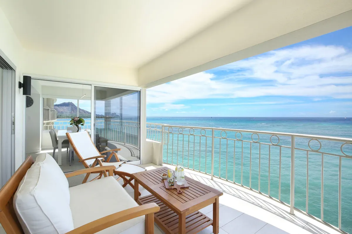 Unique Stays in Waikīkī | Large, Oceanfront & Designer Vacation Rentals | Captain Cook Resorts