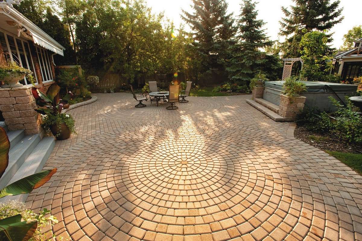 What's the Cost of a Deck vs a Patio? 5 Factors to Consider